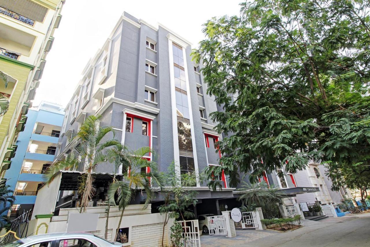 Oyo Townhouse 9 Hitech City Hajdarabad Zewnętrze zdjęcie