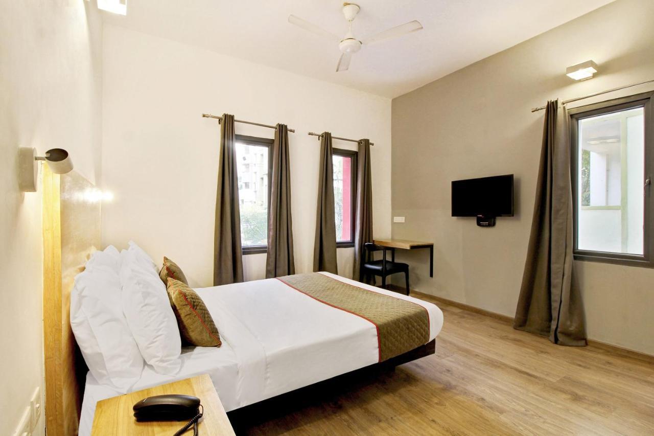 Oyo Townhouse 9 Hitech City Hajdarabad Zewnętrze zdjęcie