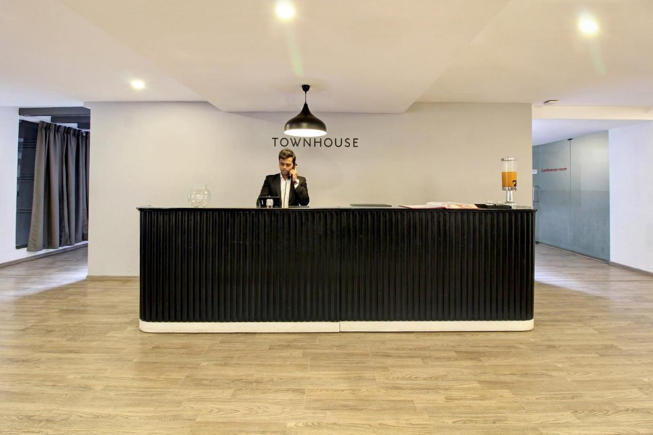 Oyo Townhouse 9 Hitech City Hajdarabad Zewnętrze zdjęcie